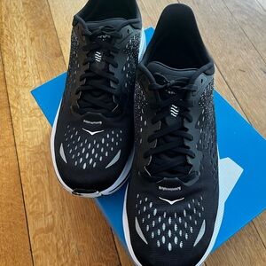 Men’s Hoka Kawana sneakers, size 10.5D, black and white